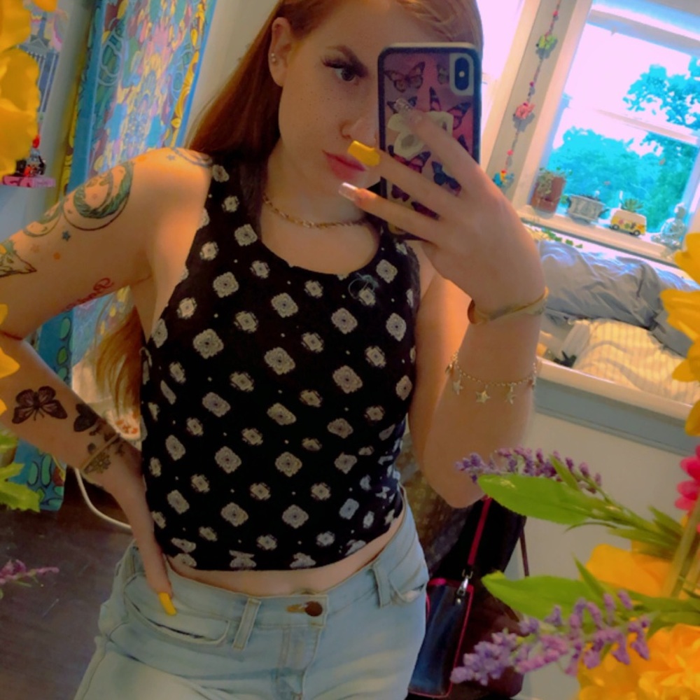 Forever 21 pattern black crop top